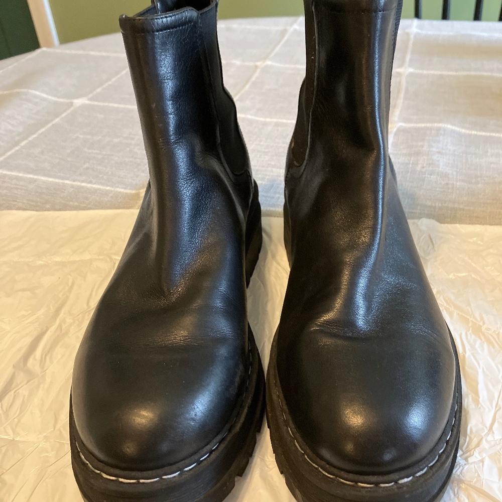 Marc Fisher LTD Padmia Chelsea boots 9